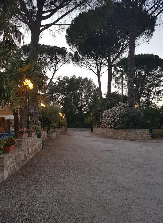 Hotel Villa Elda Assisi Esterno foto